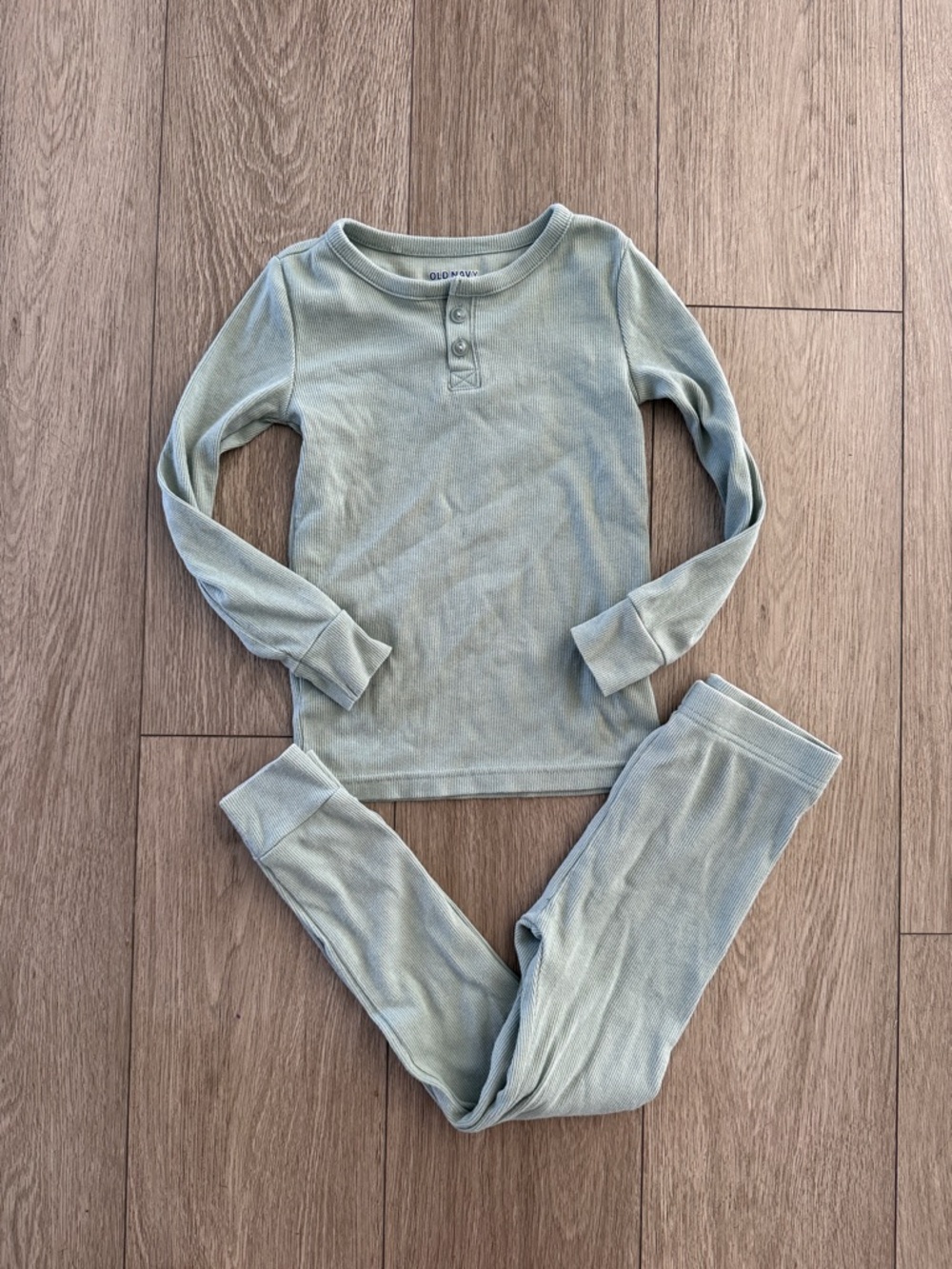Old navy ribbed Henley long sleeve and pants pajamas set size 5T